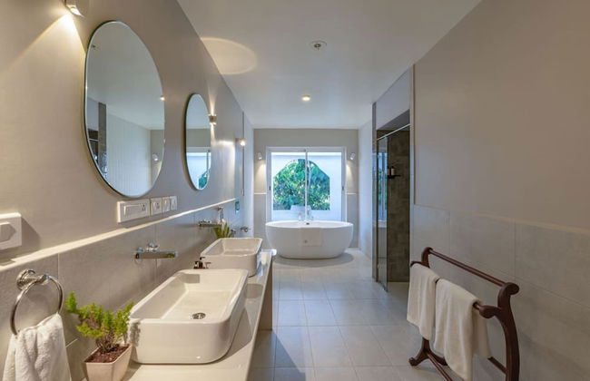 Legacy by Hireavilla- Full Field View Villa w Pool - Photo 15