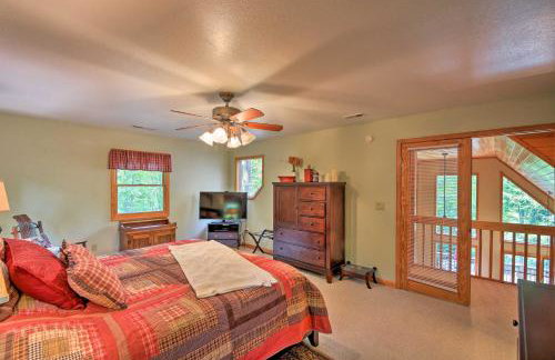 Andrews Cabin with Game Room and Covered Porch! - Foto 14