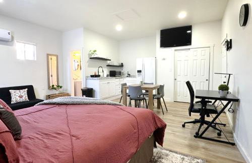 Comfy Studio in Sandy Utah Pvt Entry WFH B - Foto 14