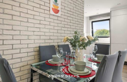 Modern 3 Bed Apartment in Acton by Amber Stays, Perfect for Business & Contractors - Photo 23