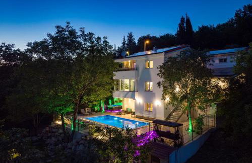 Villa Zara with 32 sqm heated Pool, Jacuzzi, Billiard, Tennis table, 8pax - Photo 36