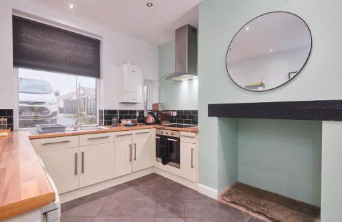 Spacious Bradford House with 4 bedrooms & 6 Beds by PureStay with Parking for 7 nights min! - Foto 49