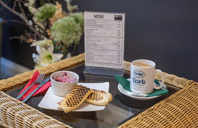 Stableside at York Racecourse - Photo 25