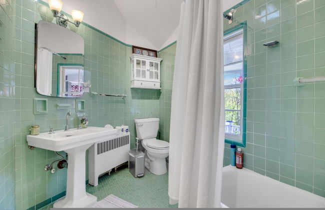 Jacuzzi - West Point - Family Friendly - Photo 19