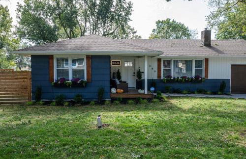 Modern Luxe 3B2B - Hot Tub - Game Room - EV Charger - Walk to Downtown LS - Foto 30