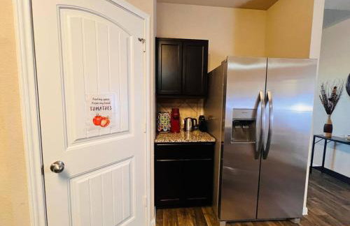 Spacious 4BR Home w Game Room Office Backyard - Foto 62