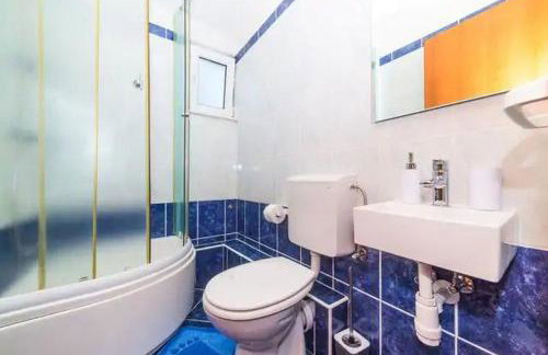 Idyllic Holiday Home With Private Pool, Sun Deck, and Organic Garden - Foto 41