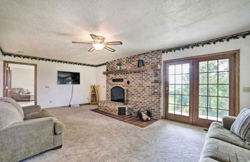 Family Friendly! Long Noble Lake Gem with Game Room - Foto 4