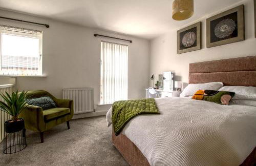 Beautiful 2 Bed House, Central spot with free parking - Foto 9