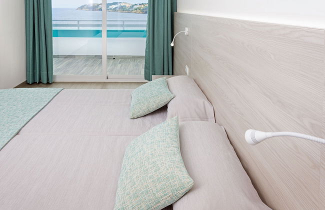 Hotel HSM Sándalo Beach - Photo 8