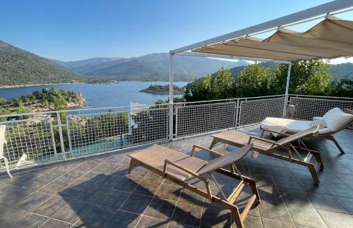 Villa con piscina, jacuzzi y basket junto al lago de El Burguillo - Photo 15