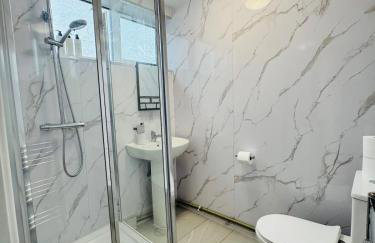 Swanky Dudley Retreat - Foto 7