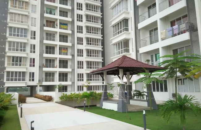 Cozy Crib at 7 Tree Seven Residence - Photo 29