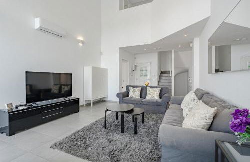 Villa Caterina, Luxury Villa with Heated Pool Ocean View in Adeje, Tenerife - Foto 13