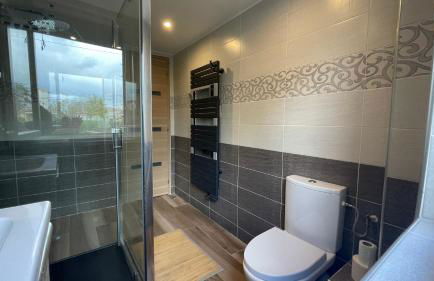 LE HAVRE D'ATHENA - Grand appart, jardin privé, abri vélos & accès rapide A61 - Foto 25