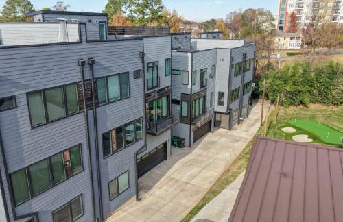 Luxe Townhome Rooftop Hot Tub Parking - Photo 15
