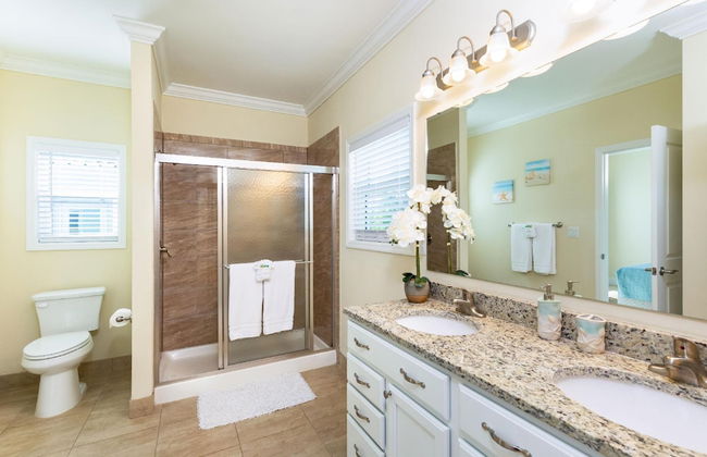 1 Beautiful 4 Bed 3 Bath Pool Home w Free Dock - Foto 12