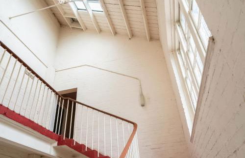 2BD Loft Style Apt - Edinburgh - Free Parking - Pass the Keys - Foto 56