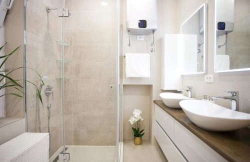 ANGEL BY THE SEA LUXE Apartment - Photo 24