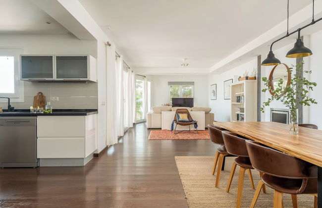 Spacious 3BR Villa with pool and views - Foto 12