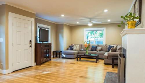 Lovely House near Downtown, Home away from Home! - Foto 1