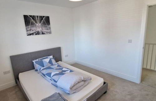 A1M Hampton Height New Entire 4bed House PE7 8SN - Foto 25