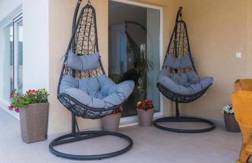 Six-Bedroom Holiday Home In Rogoznica - Foto 9