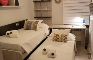 ¡Al lado de la Clínica Oftalmológica Vega! - Foto 31