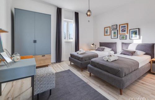 Grandfather's House - Photo 17