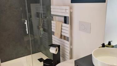 L'Ermitage - écolodge avec jardin clôturé - Foto 4