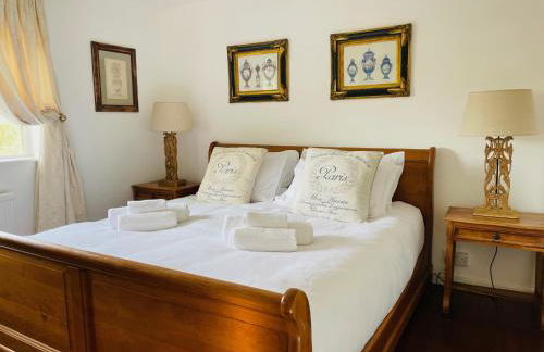 Hidden Cottage with Parking in Esher Surrey - Pass the Keys - Foto 9