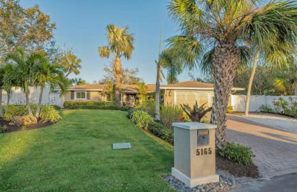 Blue Lagoon Hideaway 3BR Coastal Chic Retreat - Foto 34