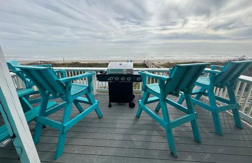 Beachfront Retreat! 3 Steps to WALKOVER! - Photo 2