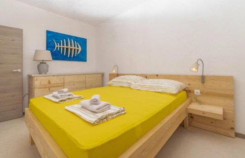 2 Bedroom Amazing Apartment In Lukovo - Foto 15