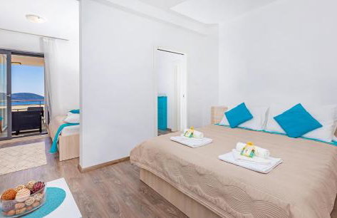 Apartmani D & J with Heated Pool & Stunning Sea View - Photo 113