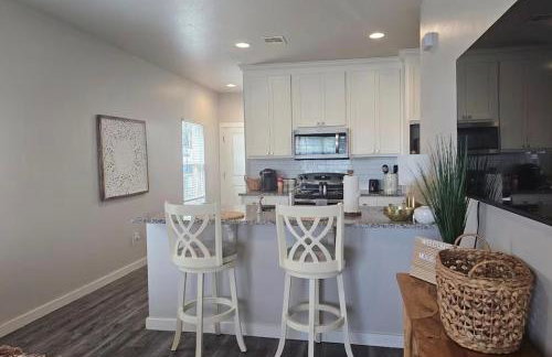 Comfort Living 2BR Townhome - Foto 10