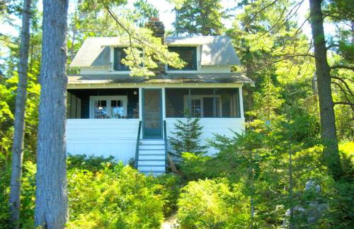 Historic Vacation Rental located near Mackinaw City, Michigan - Foto 1