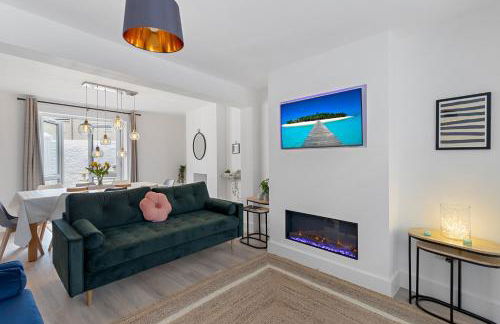 9 Riverside - Photo 1