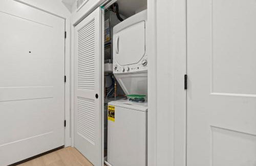 Charming LUXE 1BR, Free Parking, Kitchen and Laundry - Foto 36