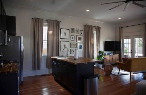 Secret Garden Studio w/ Hot Tub: Near Forsyth Park - Foto 10