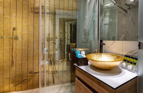 Moon Boutique Hotel - Ultra Luxury Suites with Pool, Perfect for Fun and Relaxation By Villa Mana Gers - Photo 27