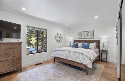 Fun & Air Conditioned Lake Tahoe 3 BR/2.5 BA Home - Foto 12