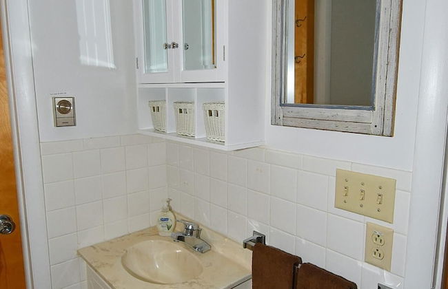 Serendipity - Large 5BR With a Hot Tub - Photo 15