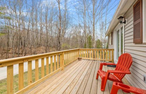 Cozy 3BR Retreat in Downtown Bethlehem - Hot Tub, Trails, Near Ski & Hike - Photo 4
