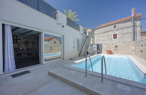 Villa Galant with Pool and Sauna - Happy Rentals - Foto 19