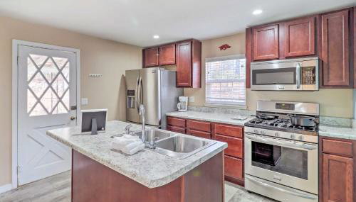 Remodeled Harrison Retreat Less Than 6 Mi to Town! - Foto 2