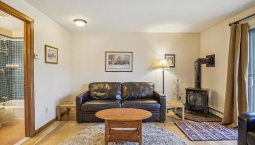 Cozy One-Bedroom Edgemont Condo with Ski Access & Fireplace B3 - Foto 3