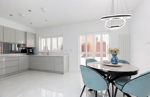 Detached Modern 3 Bedroom House - Photo 4