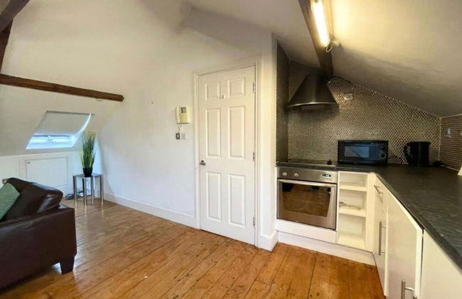 City Centre 2bed Apartment Wi-fi Parking - Photo 5