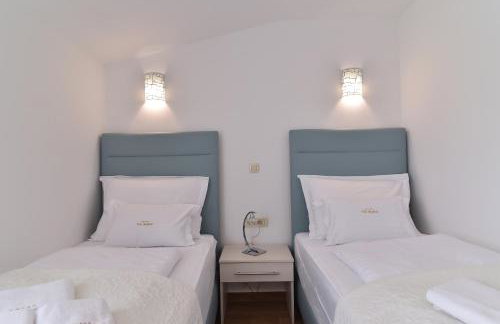 Villa Muskatel KRK -with heated covered pool - Photo 51